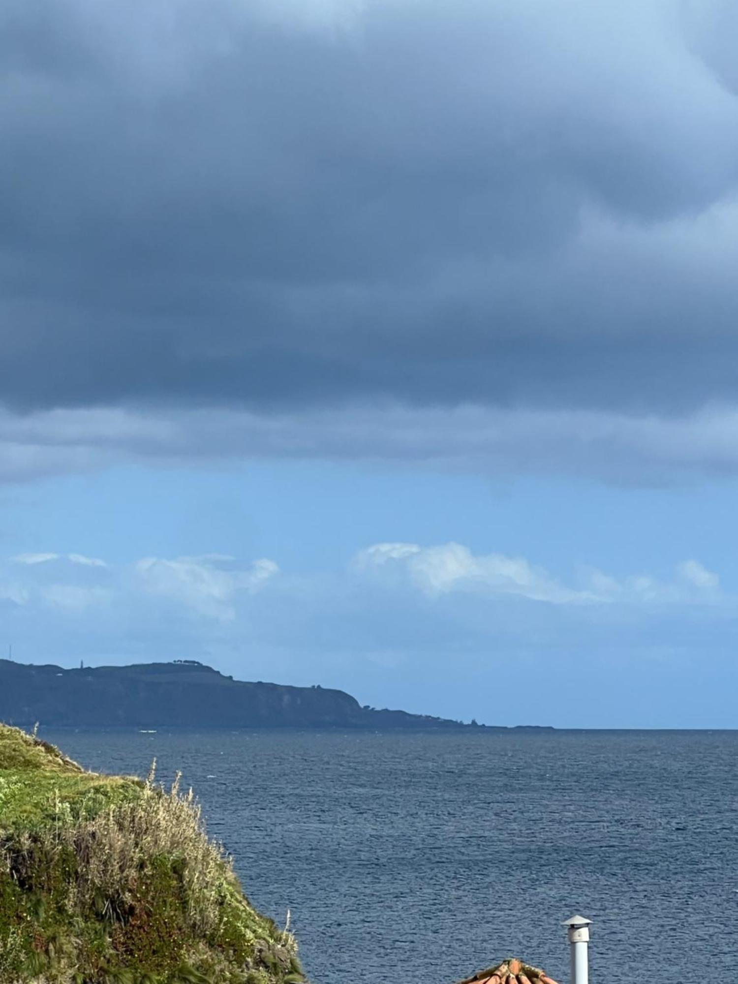 Casa A 2 Minutos A Pe De Piscina Natural Ponta Delgada Eksteriør billede